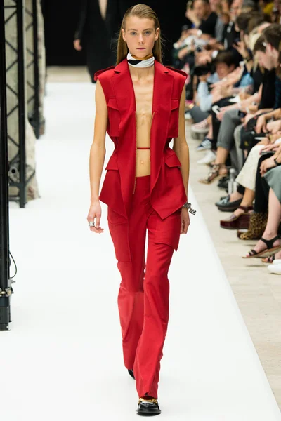 Look 11